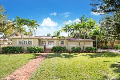 Front of Home, Barrell Tile Roof, Chicago Brick wa