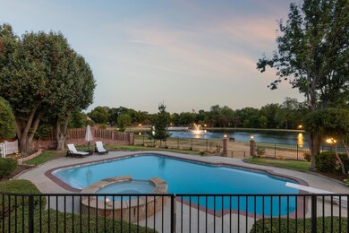 Pool & spa also with fabulous views