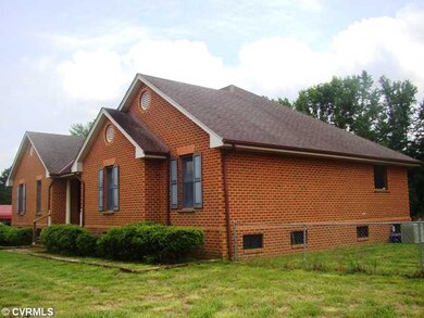 12252 E Quaker Rd, Disputanta, VA 23842 - photo 2