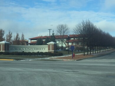 512 S Calumet Ave, Aurora, IL 60506 - photo 4