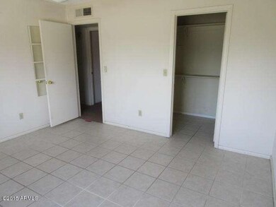 023-504129 Master Bedroom-c