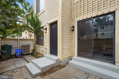 9307 Bathgate Ct, Montgomery Village, MD 20886 - photo 2