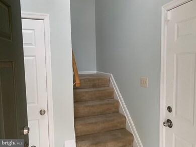 19909 Gateshead Cir, Germantown, MD 20876 - photo 5