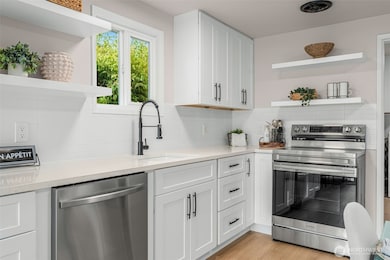 724 N 104th St, Seattle, WA 98133 - photo 3