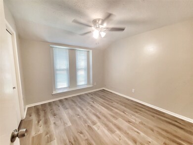 3407 Saratoga Dr, Houston, TX 77088 - photo 4