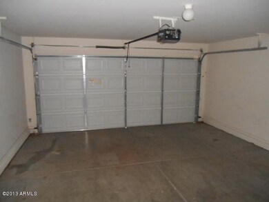 023-284966 Garage Interior