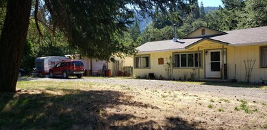 front of home w-garage