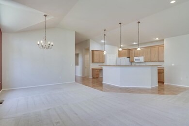 15-web-or-mls-8423 Forest Ridge Loop, Re