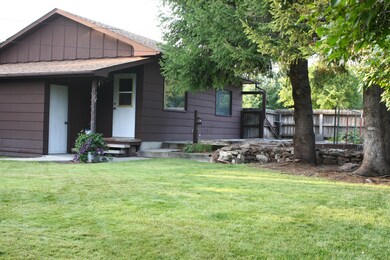 PRIVATE YARD