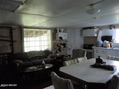 11 chestnut living area