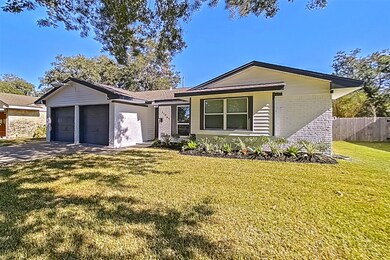 11231 Caribbean Ln, Houston, TX 77089 - photo 2