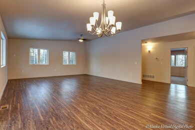 Living Room/Dining Area