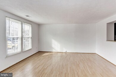 7462 Wounded Knee Rd, Lorton, VA 22079 - photo 5