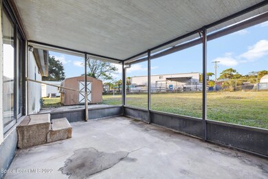 Screened Front entry