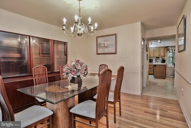 7705 Wagon Trail Ln, Springfield, VA 22153 - photo 4