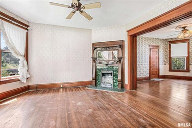 1963 Walling Ct, Davenport, IA 52803 - photo 7