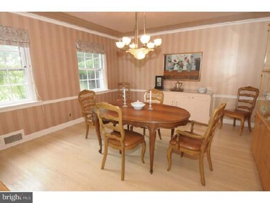 808 Edwin Ln, Bryn Mawr, PA 19010 - photo 5