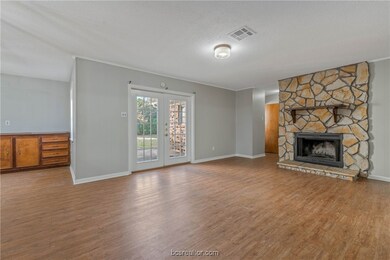 1219 S Ridgefield Cir, College Station, TX 77840 - photo 6