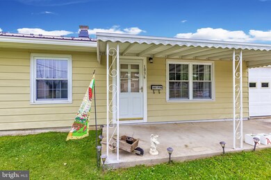 1036 Bramly Dr, Hagerstown, MD 21742 - photo 2