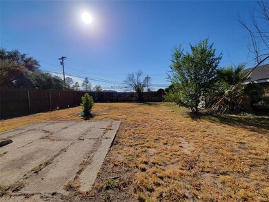 2225 Cimmaron Dr, Midland, TX 79705 - photo 6