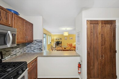 16 Winding Brook Dr, South Burlington, VT 05403 - photo 7