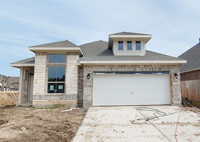 1739 Yaupon Trail Ct, Alvin, TX 77511 - photo 2