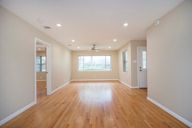 2102 Hewitt Dr, Houston, TX 77018 - photo 5