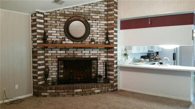 403 Holiday Cir, Pineville, LA 71360 - photo 2