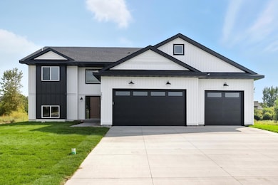 2892 29th St NE, Sauk Rapids, MN 56379 - photo 2