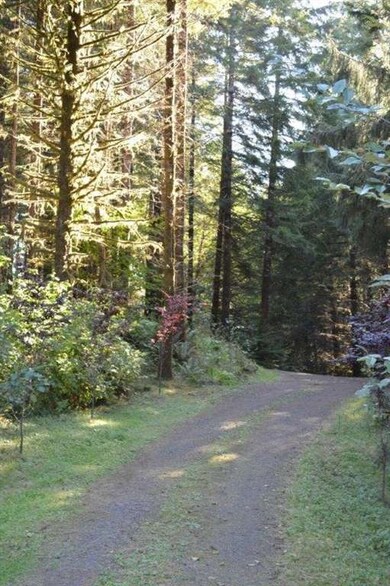 80 Dixon Rd, Raymond, WA 98577 - photo 3