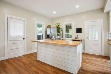 9-web-or-mls-6392-summit-rd-sw
