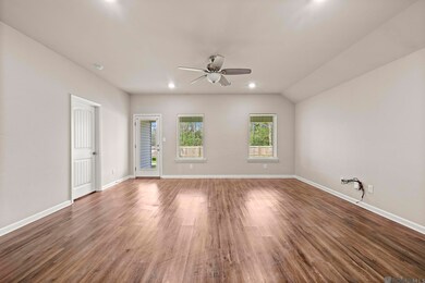 12721 Fowler Dr, Denham Springs, LA 70706 - photo 4