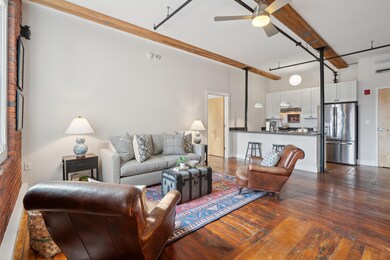 Beautiful and spacious unit 15-411