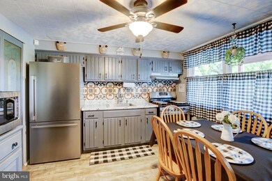 415 Caledonia Ave, Halethorpe, MD 21227 - photo 6