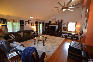 4856 SW Skyline Pkwy, Topeka, KS 66614 - photo 3