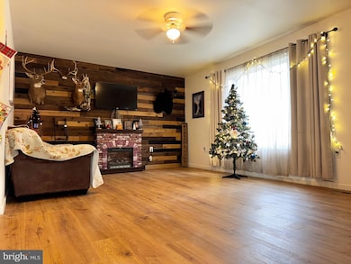 94 James St, Shenandoah Junction, WV 25442 - photo 5