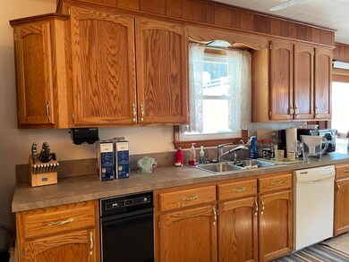 46 Chase St, Claremont, NH 03743 - photo 7