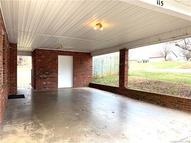 115 Victoria Dr, Statesville, NC 28625 - photo 2