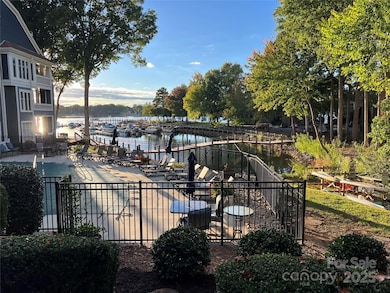 725 Southwest Dr unit 25, Davidson, NC 28036 - photo 4