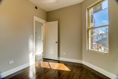 unlisted-address, Chicago, IL 60637 - photo 7