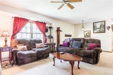 504 N Jefferson St, Raymore, MO 64083 - photo 3