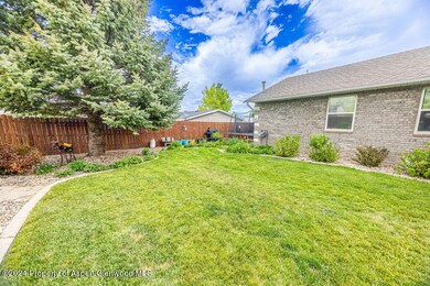 1246TaylorSt.-21