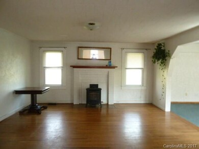 687 Starnes Cove Rd, Asheville, NC 28806 - photo 2