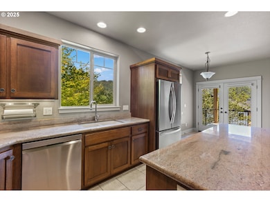 251 Winchester Creek Ave, Winchester, OR 97495 - photo 5