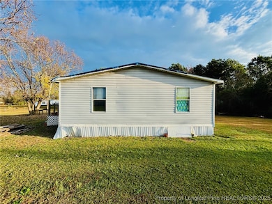 64 Outfield Dr, Bladenboro, NC 28320 - photo 2