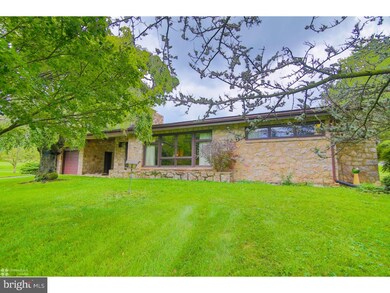 4301 Wrights Ln, Whitehall, PA 18052 - photo 3