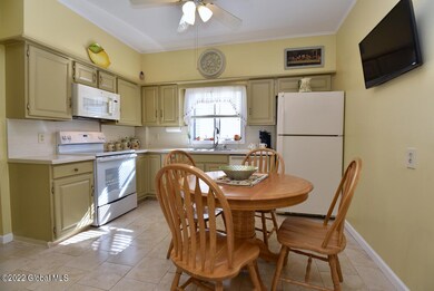 21 Bruce St, Schenectady, NY 12302 - photo 6
