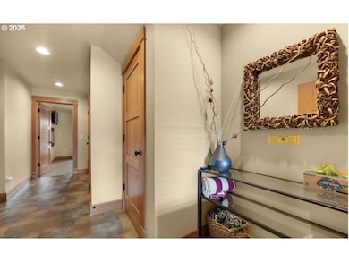 132 E Surfcrest Ave, Cannon Beach, OR 97110 - photo 4