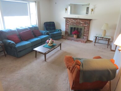 22 Birchwood Ave, Rochester, NH 03867 - photo 2