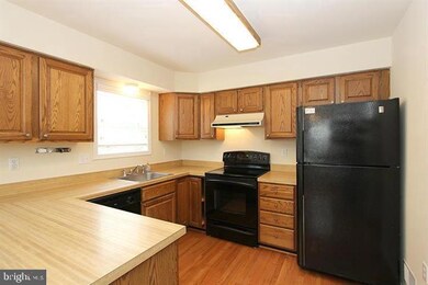 11956 Sentinel Point Ct, Reston, VA 20191 - photo 7